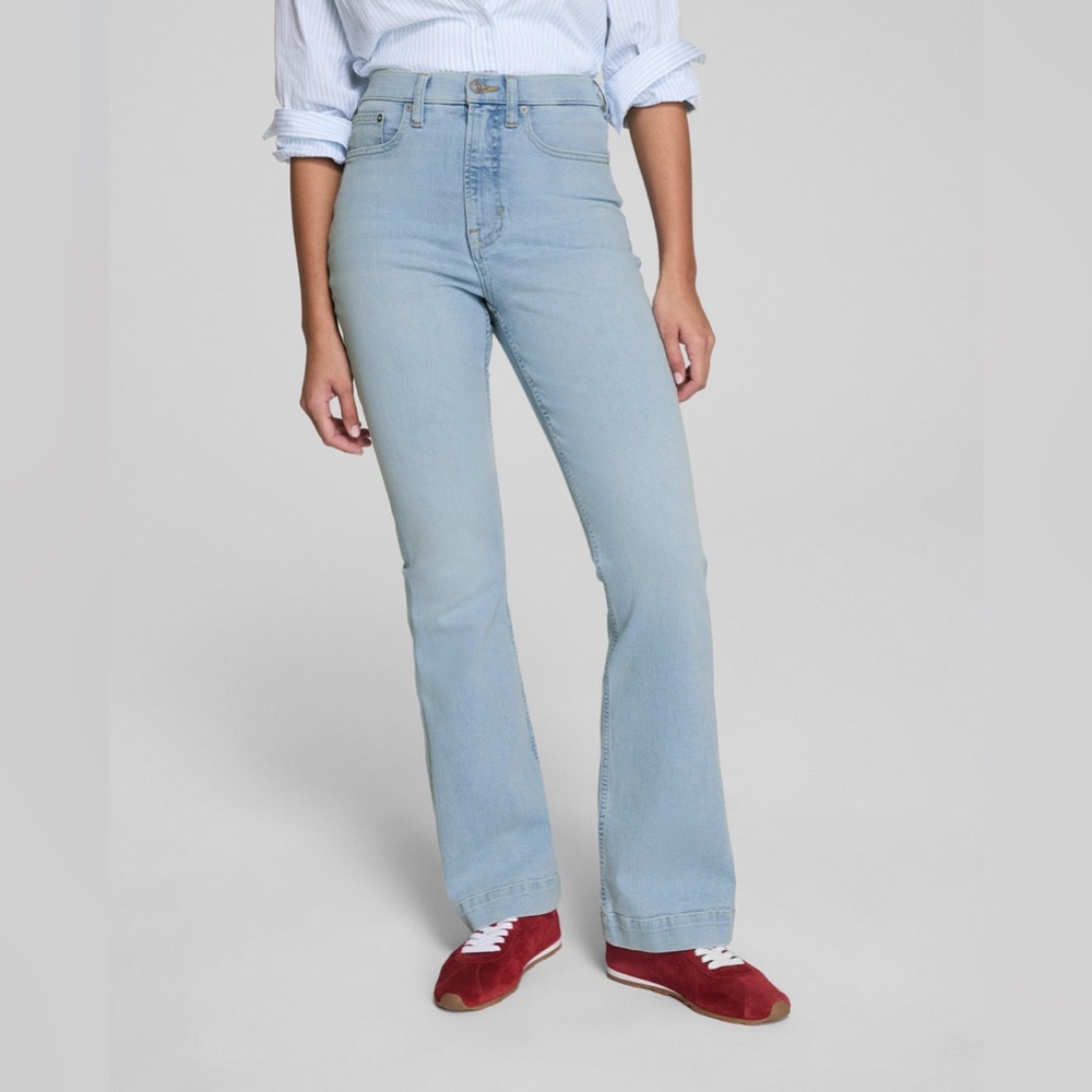 Spanx Lycra Fitsense Flare Jeans Stretchy With Tummy Control Light Wash Size 6